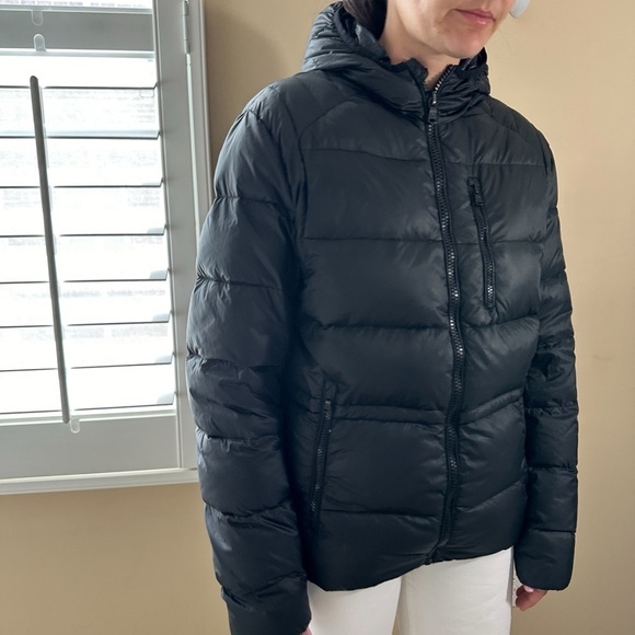 Michael Kors black puffer Down filled Coat size small - Picture 3 of 10